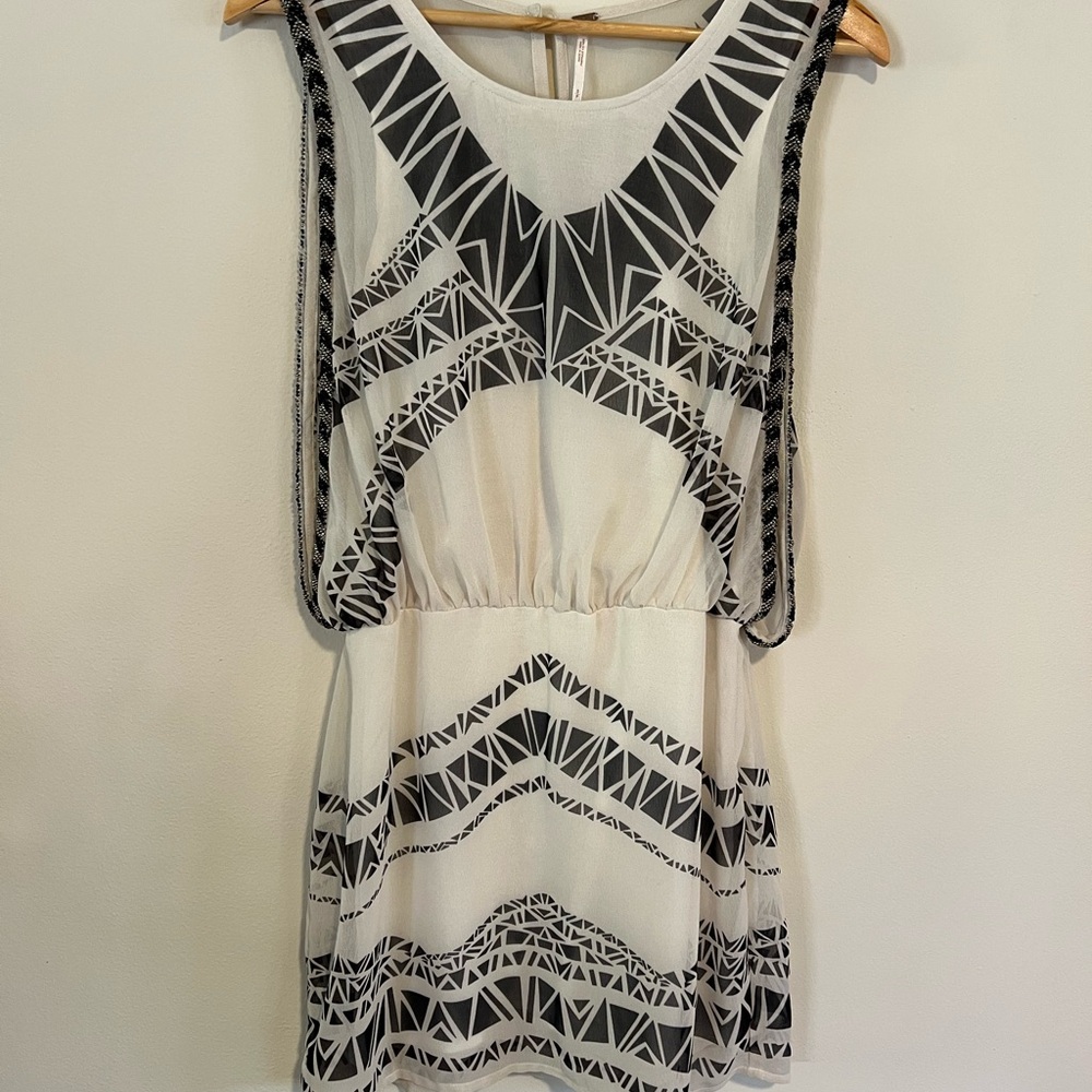 Geometric Pattern Sleeveless Dress